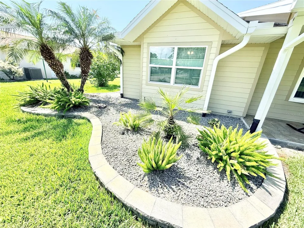 305 W DELAWARE STREET Tavares, FL 32778