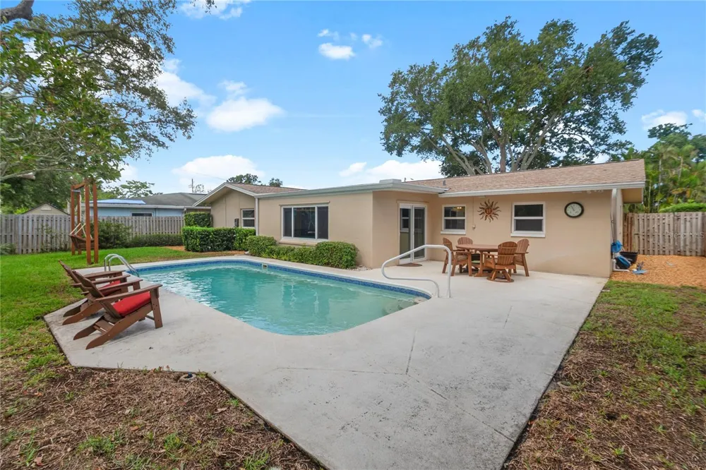 1707 RIDGEWAY DRIVE Clearwater, FL 33755