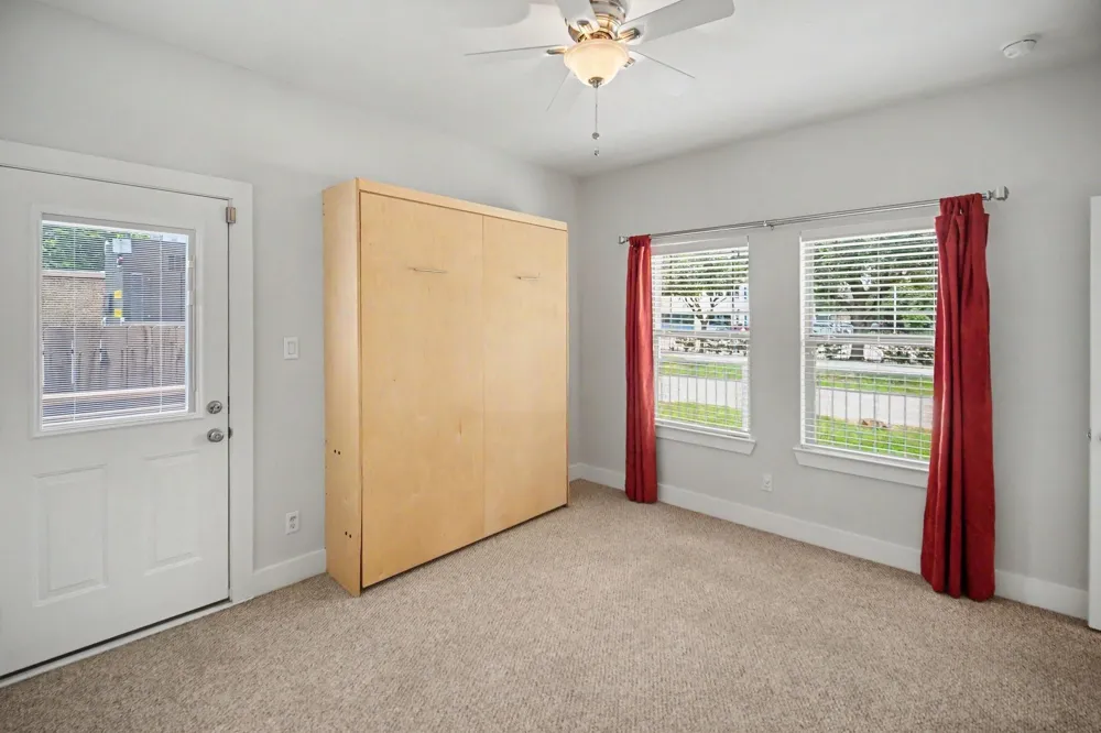 1744 W 25th Street Houston, TX 77008