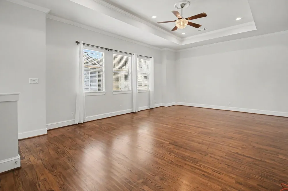 1744 W 25th Street Houston, TX 77008