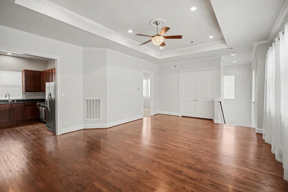 1744 W 25th Street Houston, TX 77008