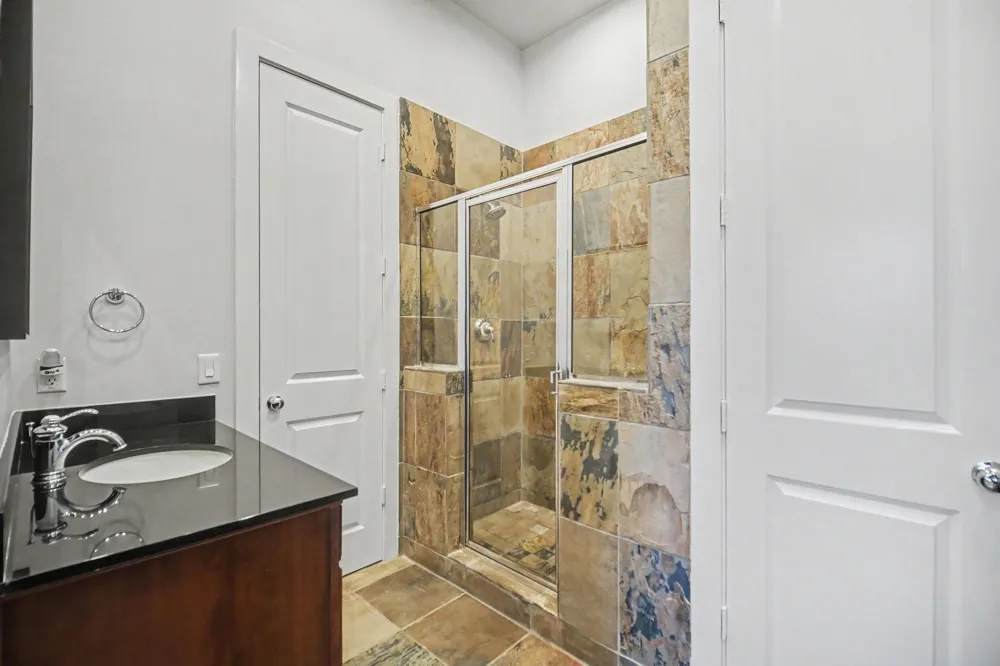 1744 W 25th Street Houston, TX 77008
