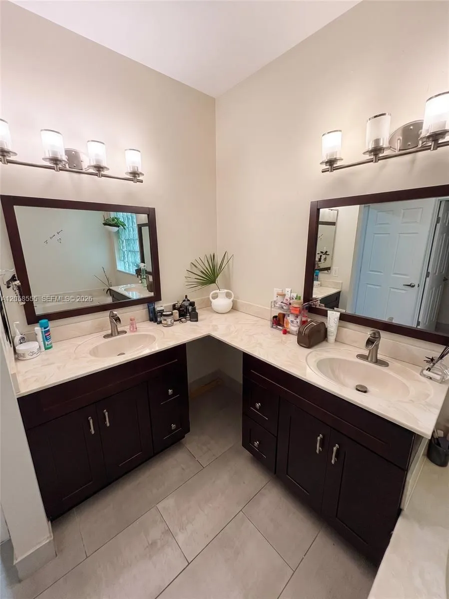 13237 NW 15th Ct Pembroke Pines, FL 33028
