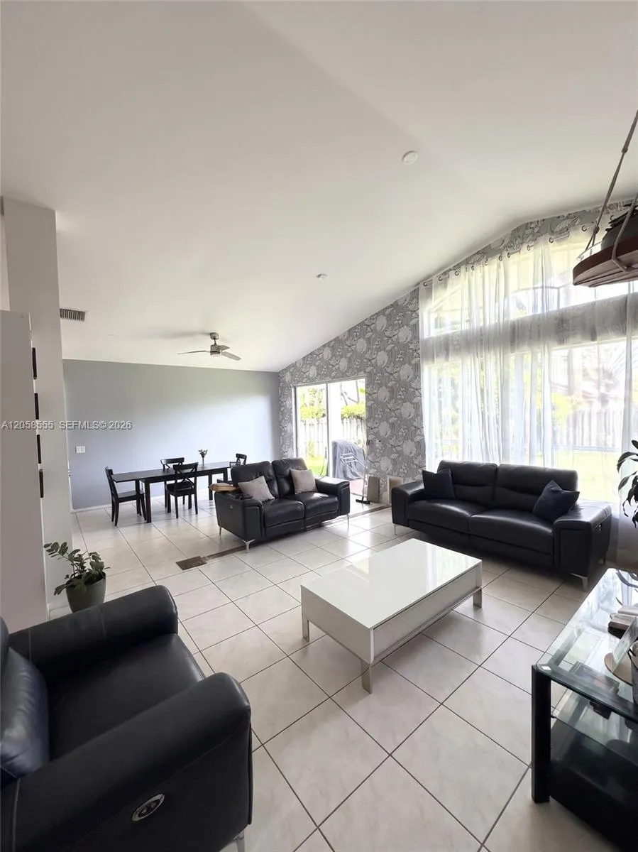 13237 NW 15th Ct Pembroke Pines, FL 33028