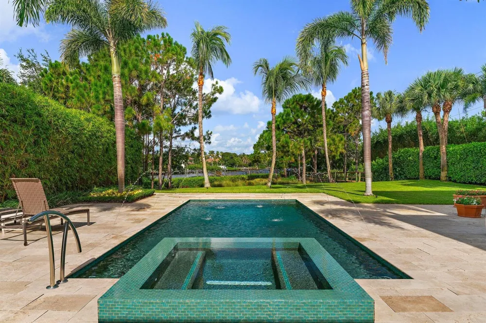 18610 SE Saint Augustine Way Tequesta, FL 33469