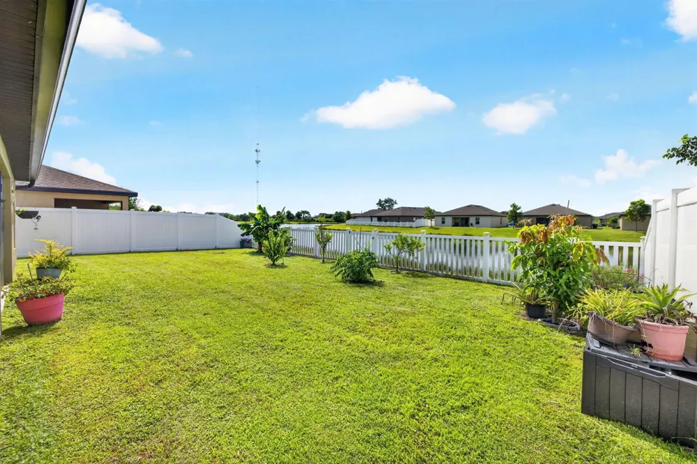 5521 Fantasy Drive Fort Pierce, FL 34947
