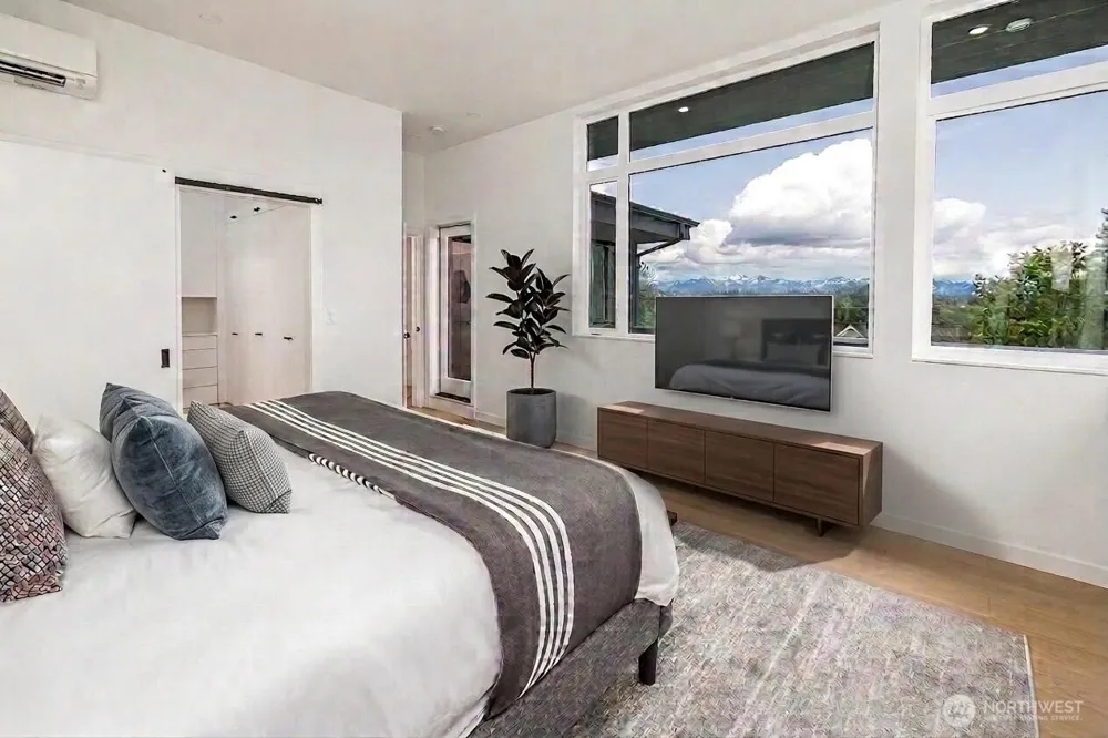 311 NE 59th Street Seattle, WA 98105