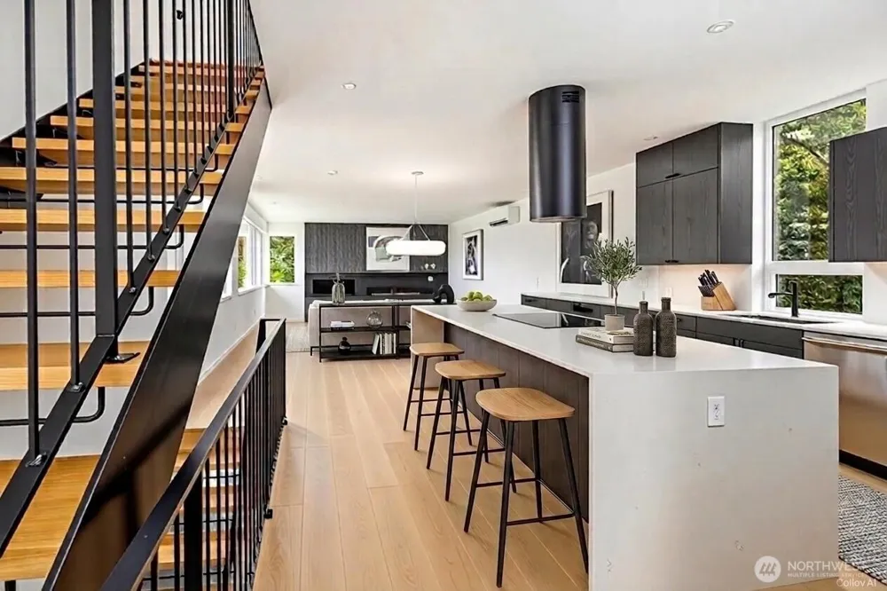 311 NE 59th Street Seattle, WA 98105