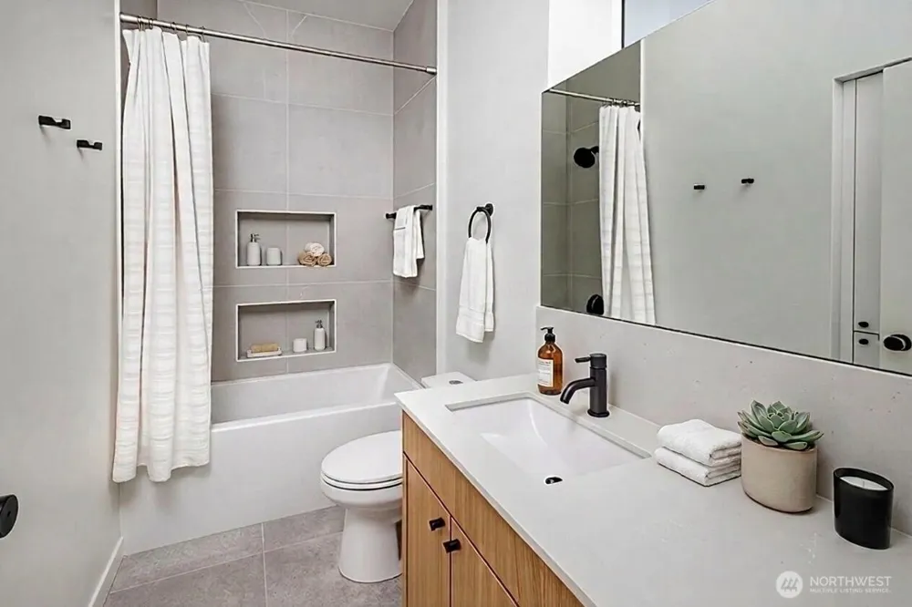 311 NE 59th Street Seattle, WA 98105