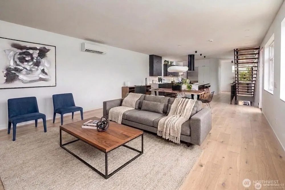 311 NE 59th Street Seattle, WA 98105