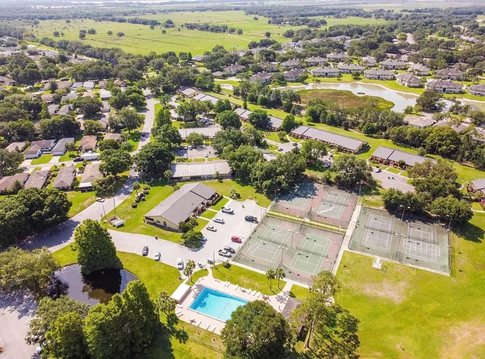 306 EAGLE POND DRIVE Winter Haven, FL 33884