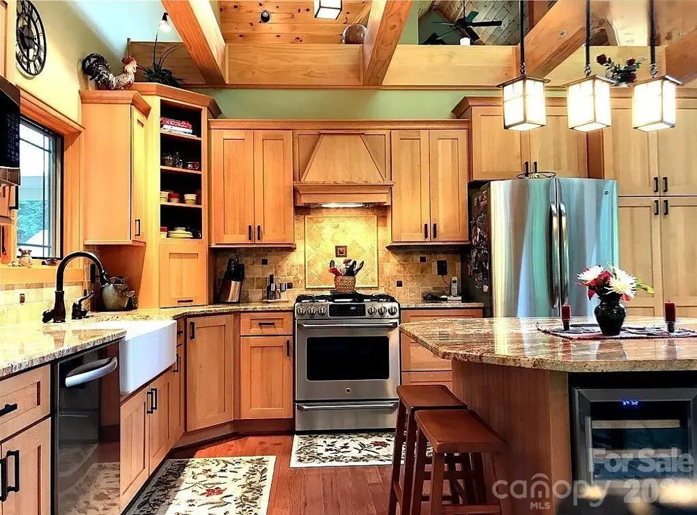 811 Hemlock Drive Newland, NC 28657