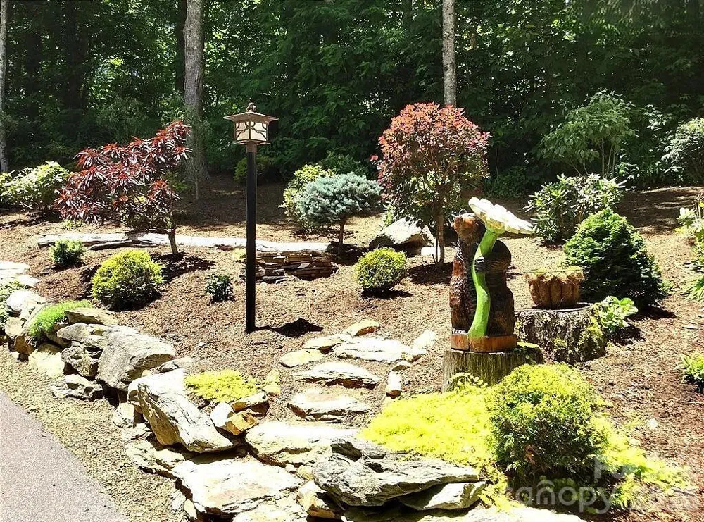 811 Hemlock Drive Newland, NC 28657