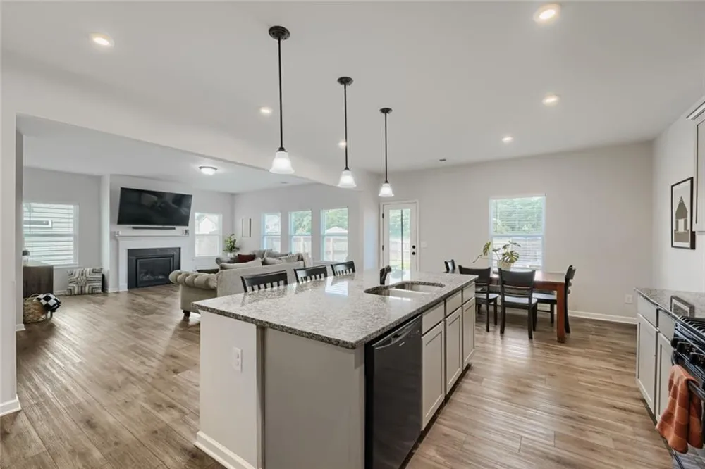 407 Larry Lane Adairsville, GA 30103