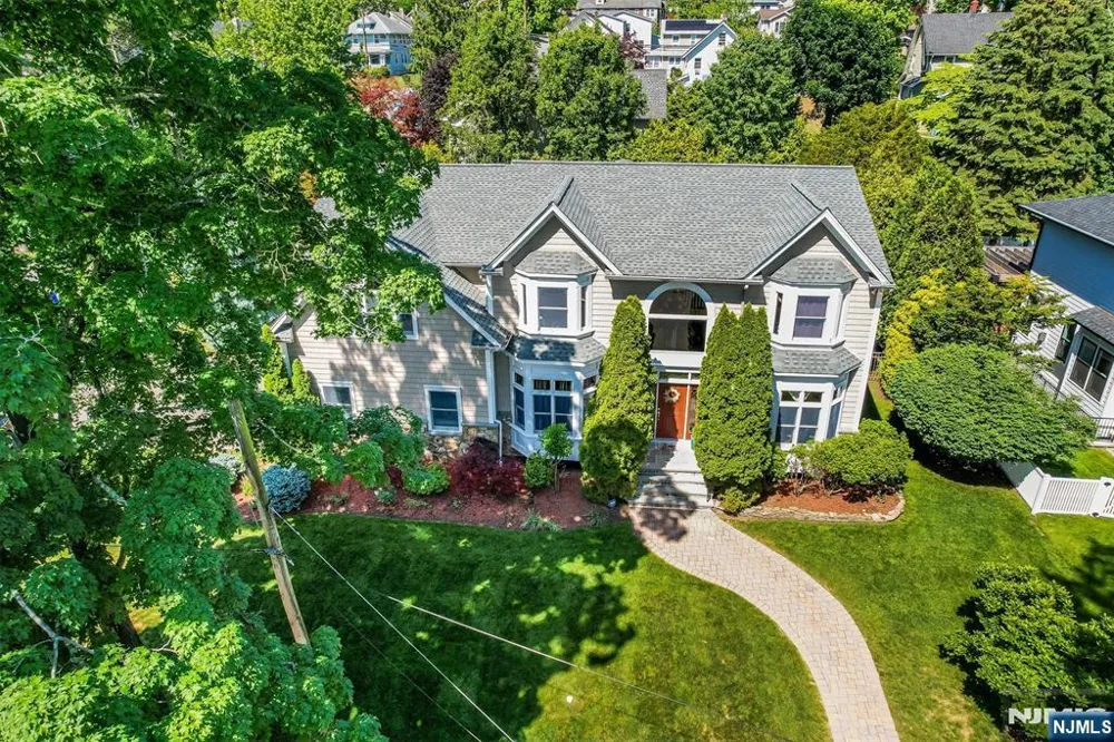 111 Magnolia Avenue Cresskill, NJ 07626