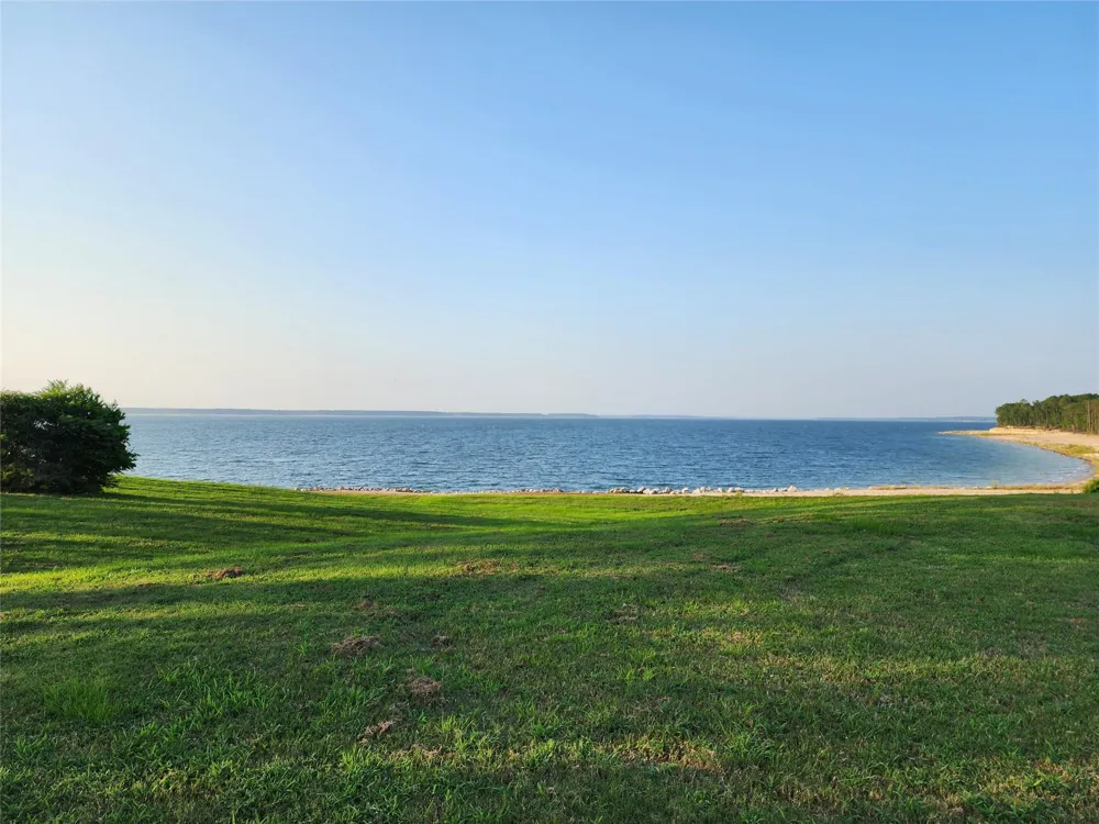 135 Arborcrest Drive Brookeland, TX 75931