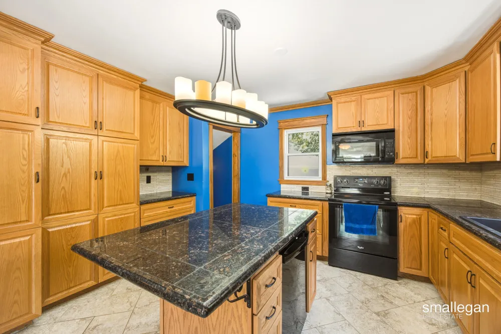 4005 Hendershot Avenue NW Grand Rapids, MI 49544