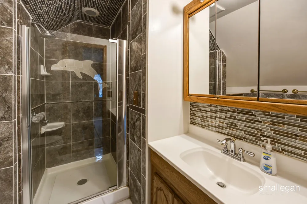 4005 Hendershot Avenue NW Grand Rapids, MI 49544