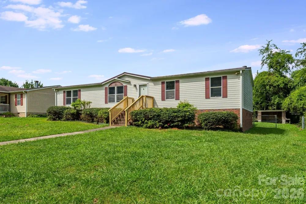 505 Crescent Way Horse Shoe, NC 28742
