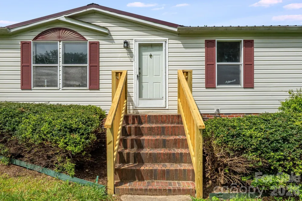 505 Crescent Way Horse Shoe, NC 28742