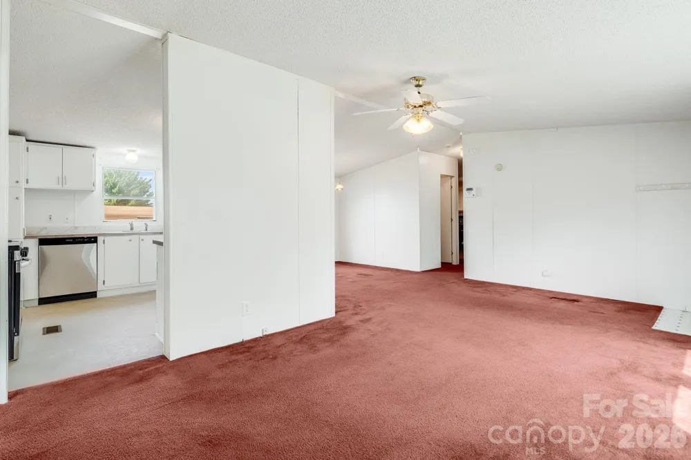 505 Crescent Way Horse Shoe, NC 28742