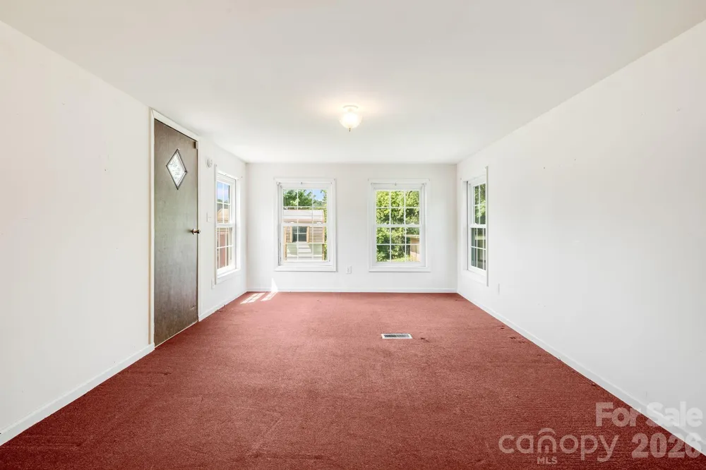 505 Crescent Way Horse Shoe, NC 28742