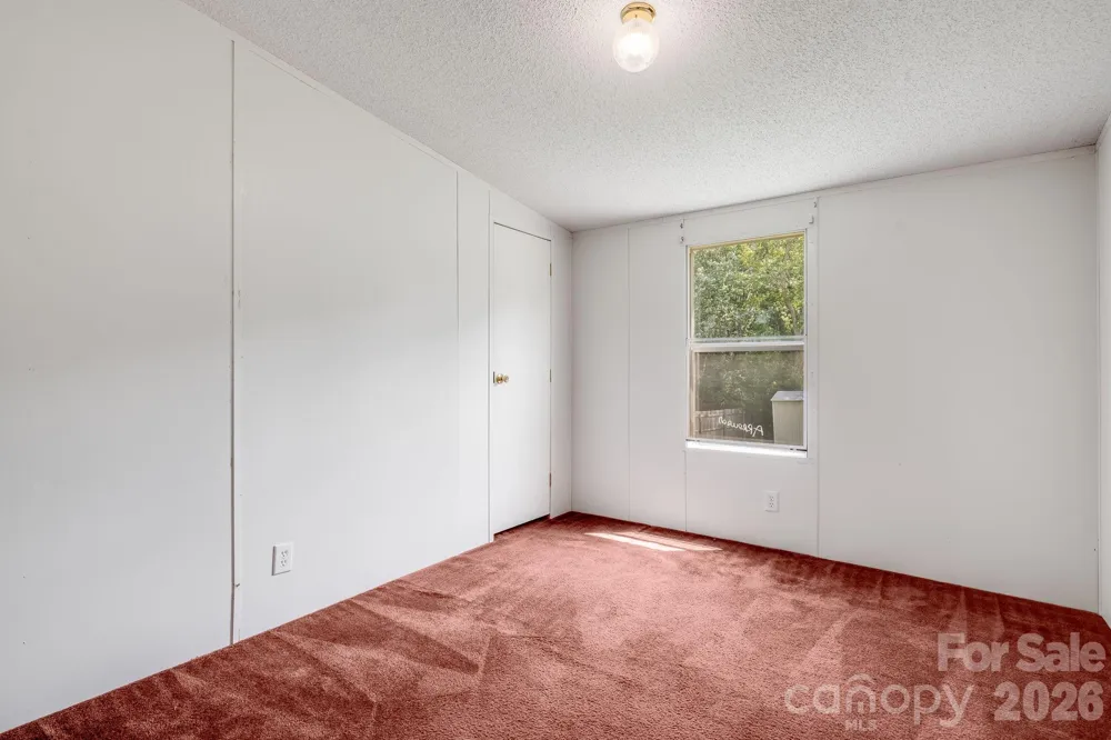 505 Crescent Way Horse Shoe, NC 28742