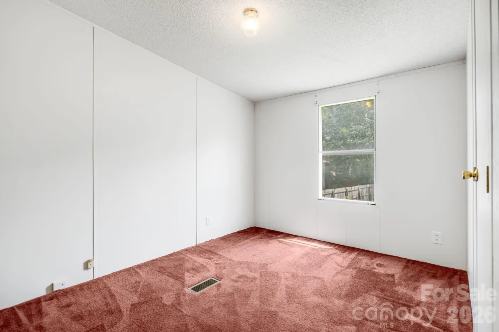 505 Crescent Way Horse Shoe, NC 28742