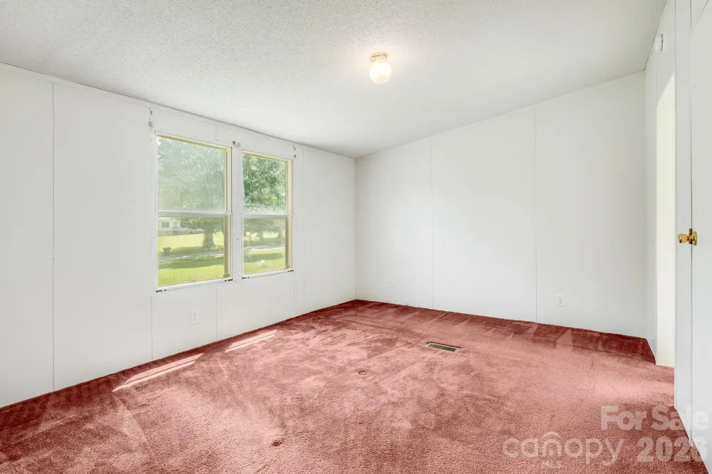 505 Crescent Way Horse Shoe, NC 28742