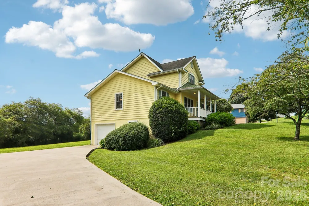 20 Amber Drive Horse Shoe, NC 28742