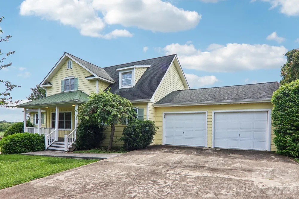 20 Amber Drive Horse Shoe, NC 28742