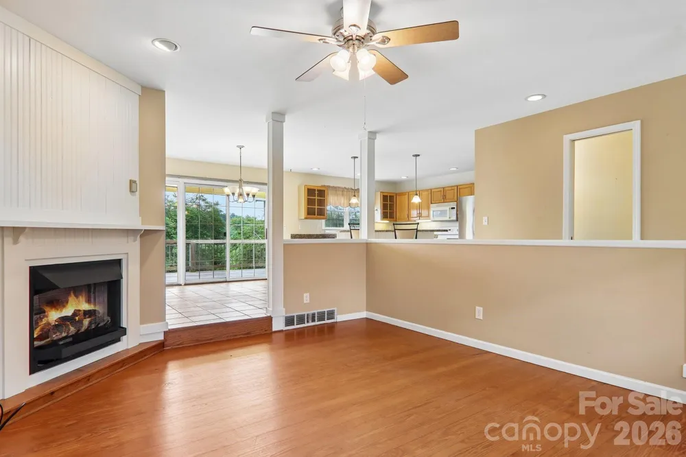 20 Amber Drive Horse Shoe, NC 28742