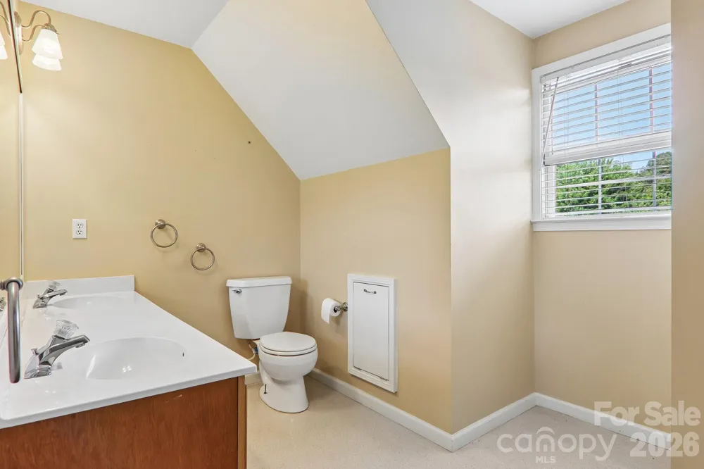20 Amber Drive Horse Shoe, NC 28742