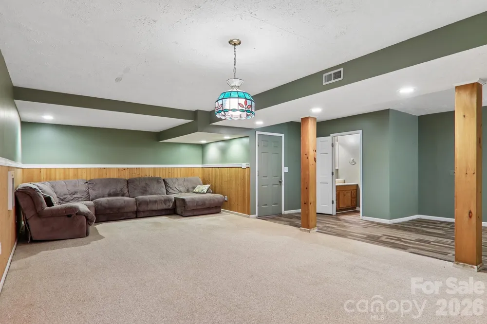 20 Amber Drive Horse Shoe, NC 28742