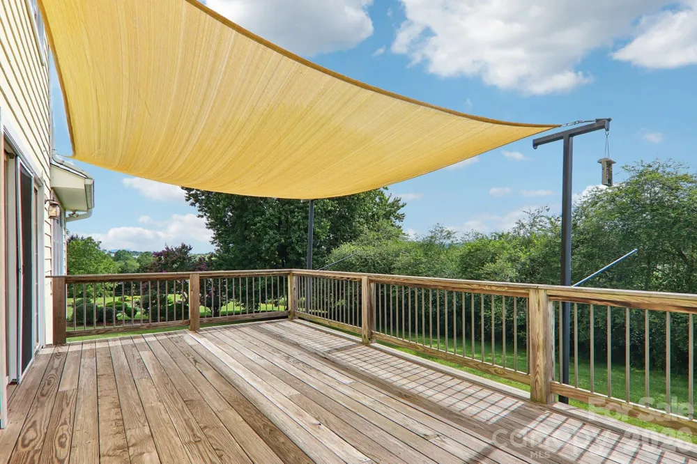 20 Amber Drive Horse Shoe, NC 28742