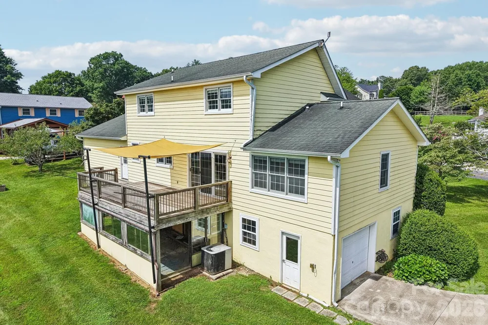 20 Amber Drive Horse Shoe, NC 28742