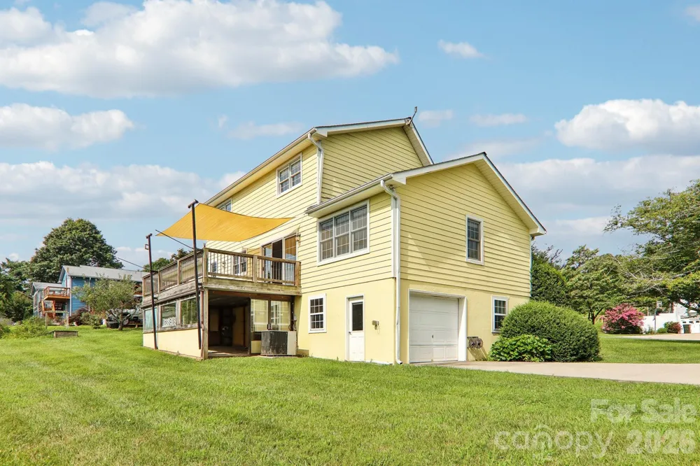 20 Amber Drive Horse Shoe, NC 28742