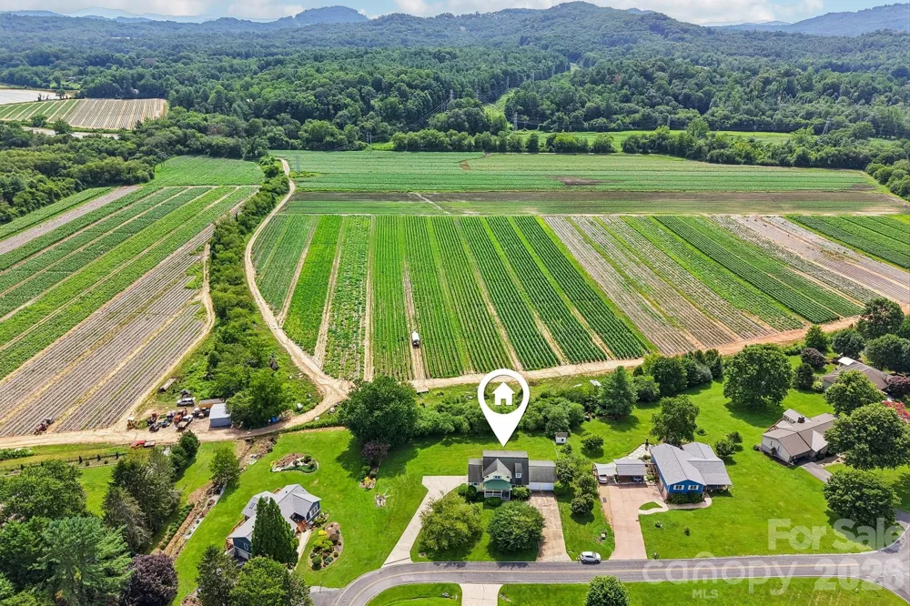 20 Amber Drive Horse Shoe, NC 28742