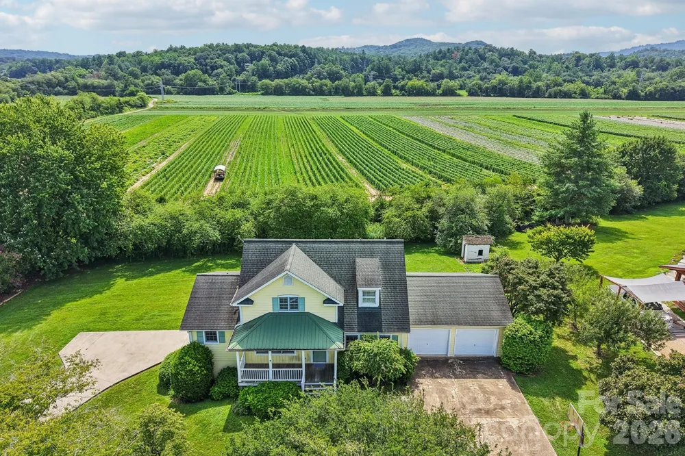 20 Amber Drive Horse Shoe, NC 28742
