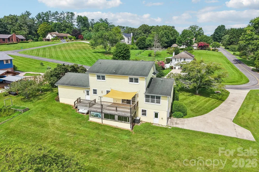 20 Amber Drive Horse Shoe, NC 28742