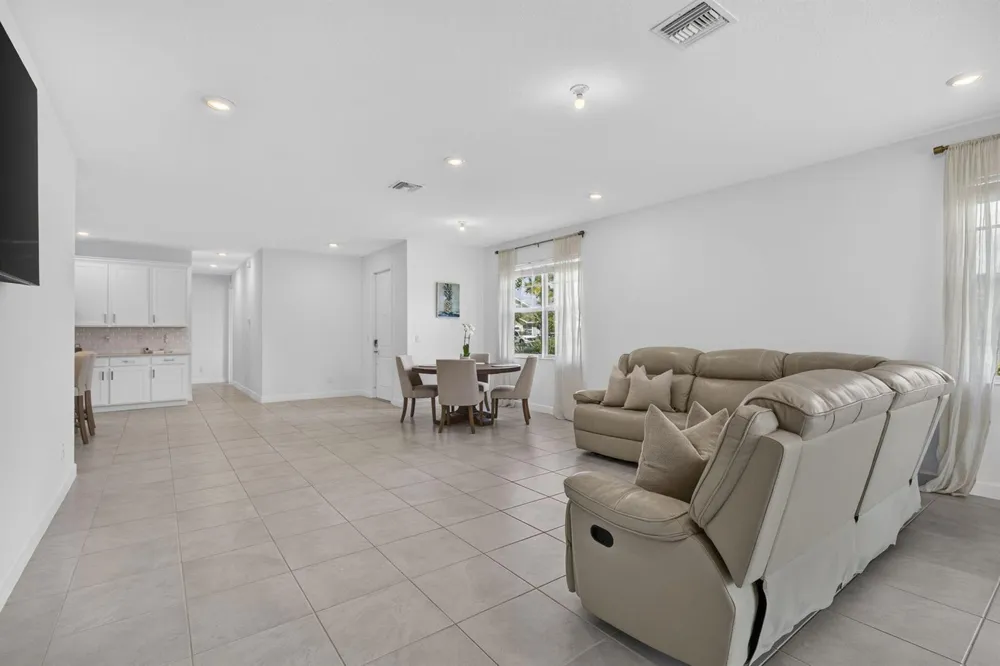 1332 Haywagon Trail Loxahatchee, FL 33470