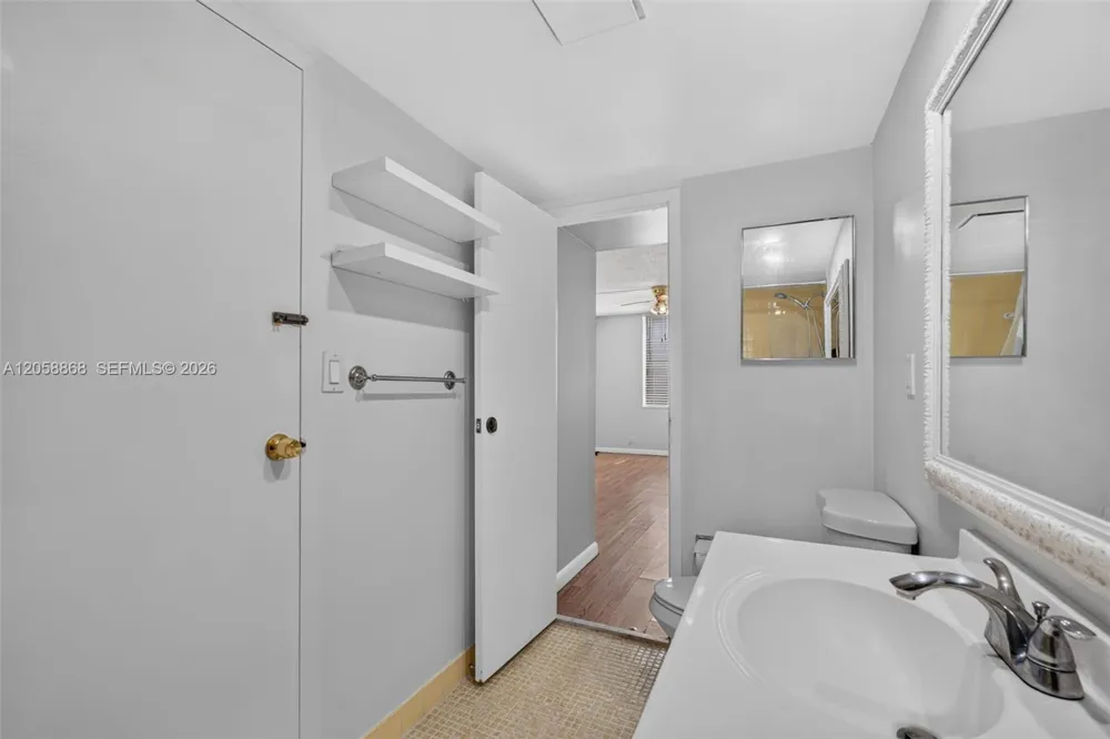 2900 NW 48th Ter #310 Lauderdale Lakes, FL 33313