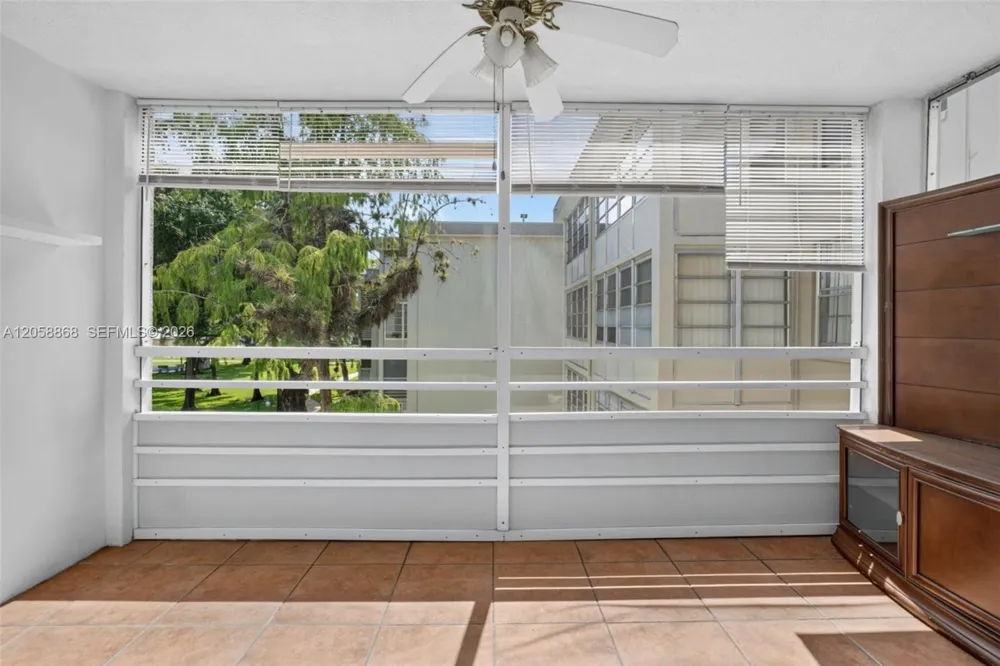 2900 NW 48th Ter #310 Lauderdale Lakes, FL 33313