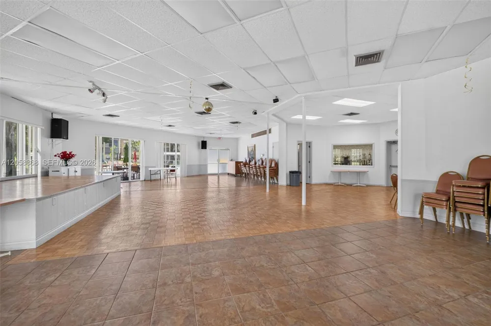 2900 NW 48th Ter #310 Lauderdale Lakes, FL 33313