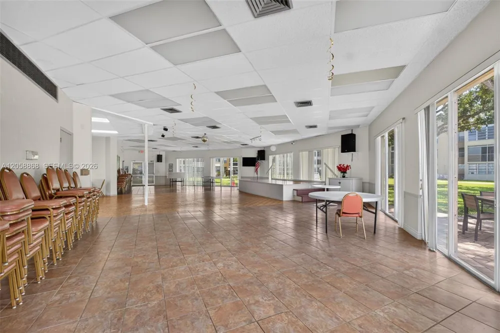 2900 NW 48th Ter #310 Lauderdale Lakes, FL 33313