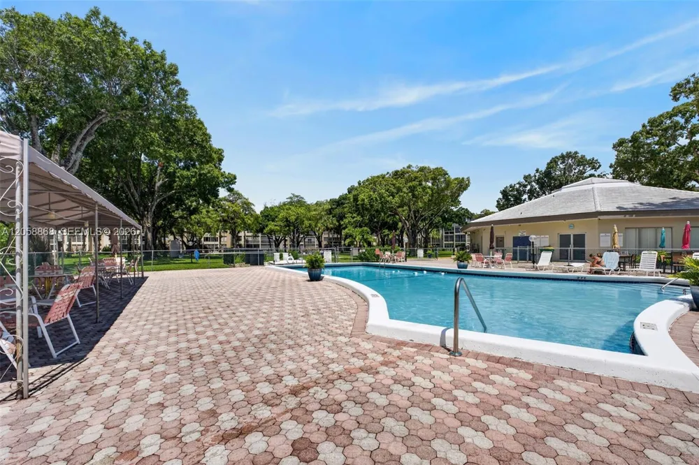 2900 NW 48th Ter #310 Lauderdale Lakes, FL 33313