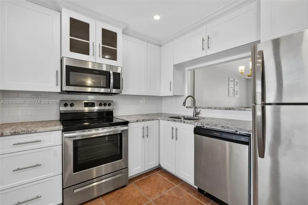 2900 NW 48th Ter #310 Lauderdale Lakes, FL 33313
