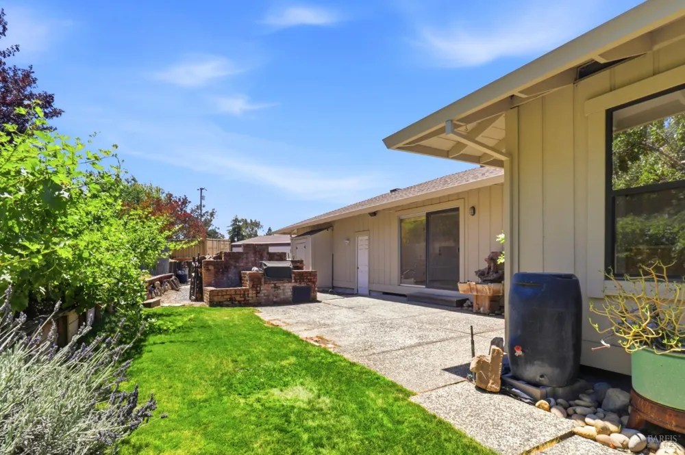 9160 Water Road Cotati, CA 94931