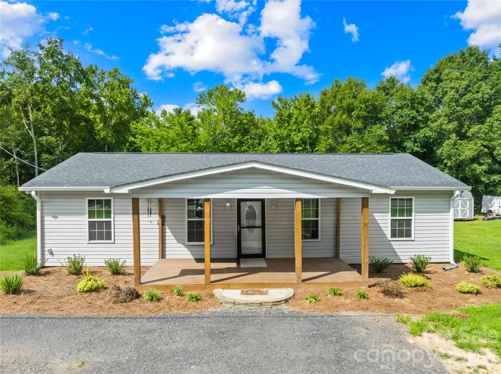 1029 Alexis High Shoals Road Dallas, NC 28034