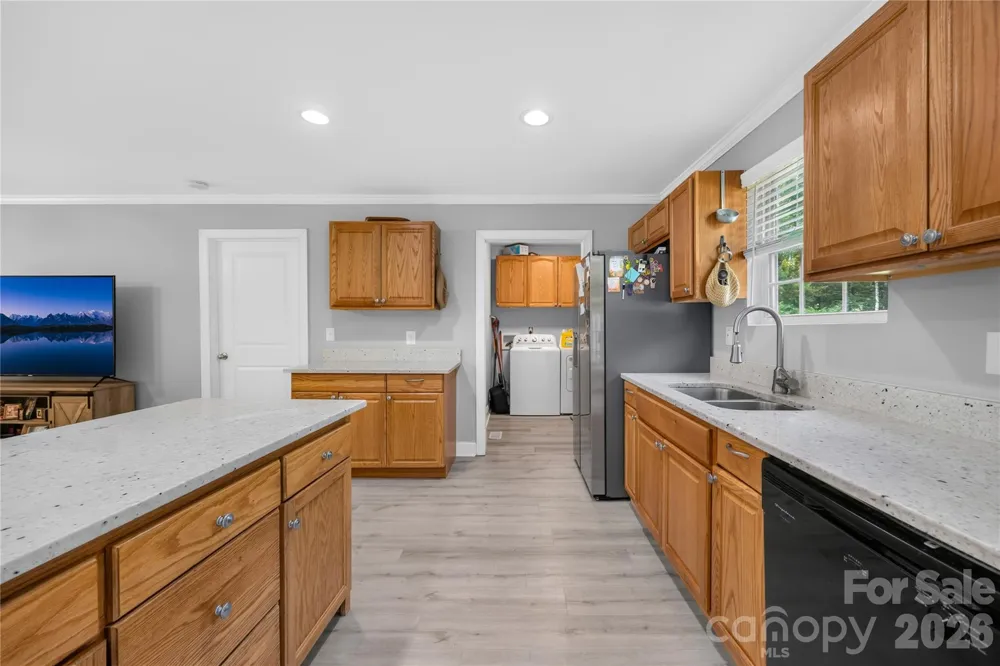 1029 Alexis High Shoals Road Dallas, NC 28034